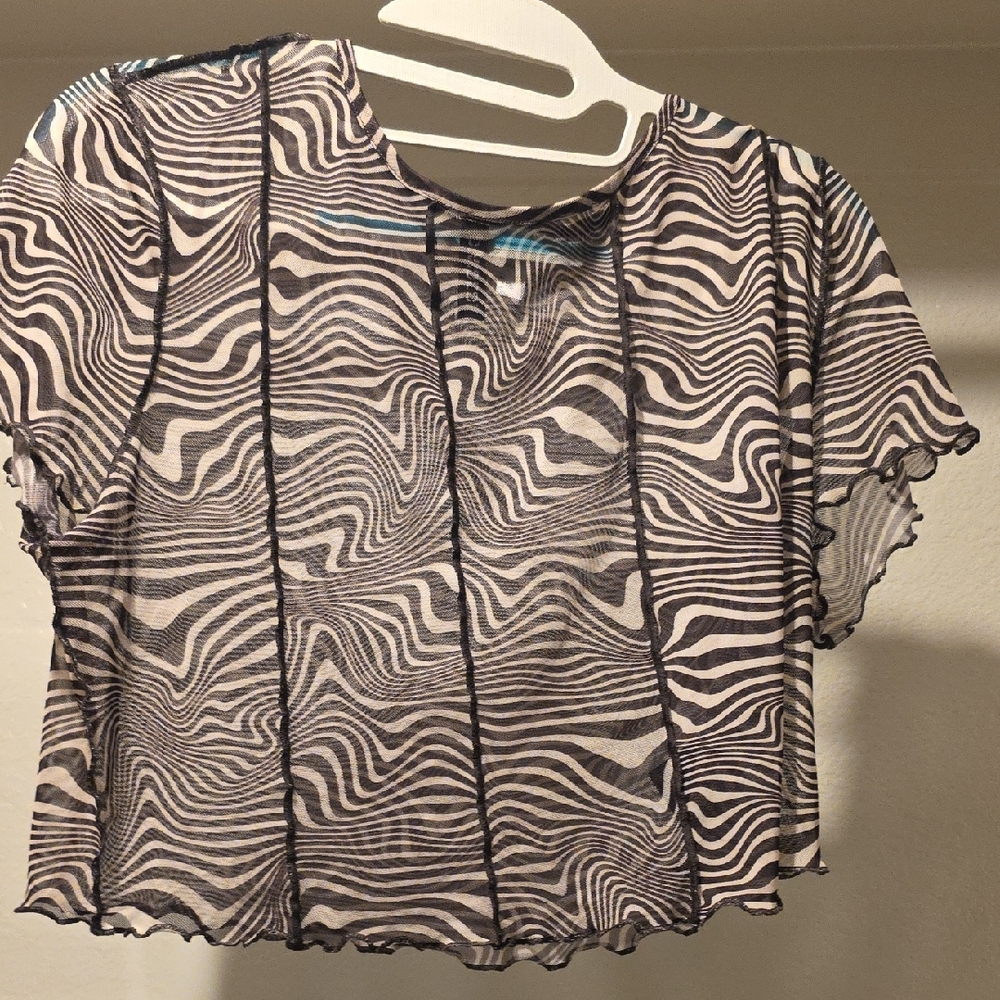 Black and White Patterned Women's Top